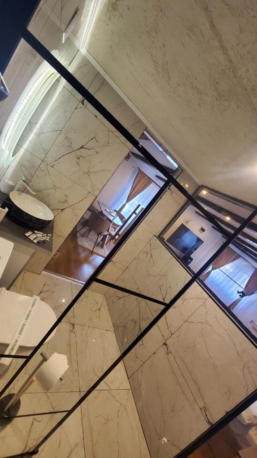 Flux Studios Apart 2 Oradea Exterior foto